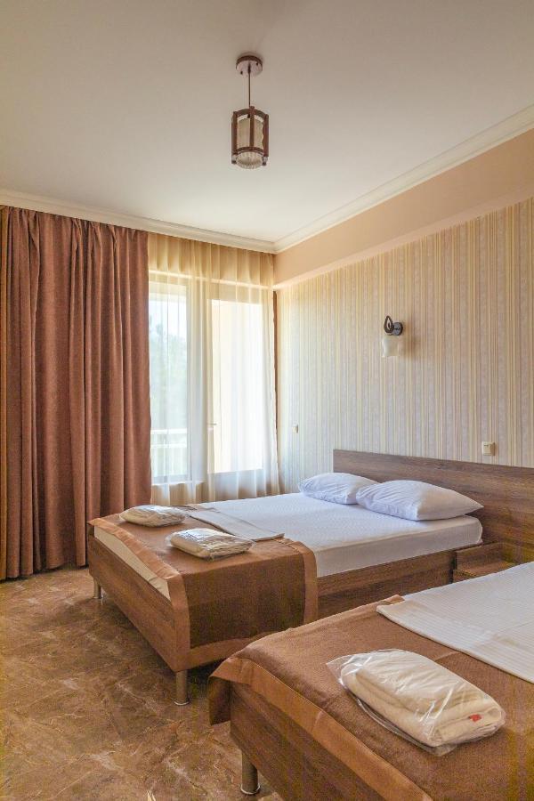 Samni Hotel Уреки Экстерьер фото