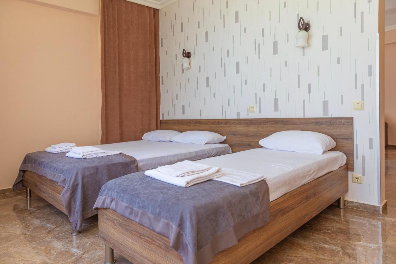 Samni Hotel Уреки Экстерьер фото
