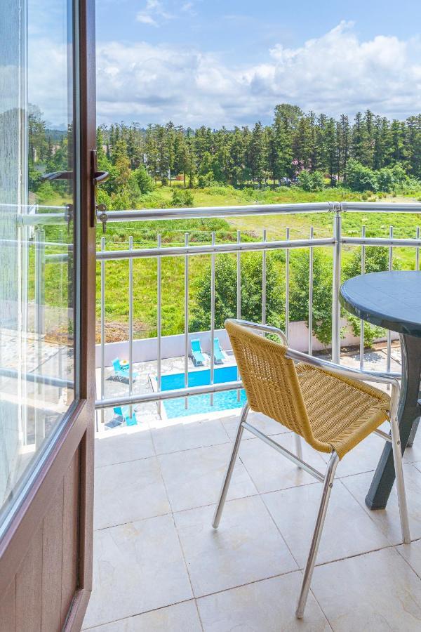 Samni Hotel Уреки Экстерьер фото