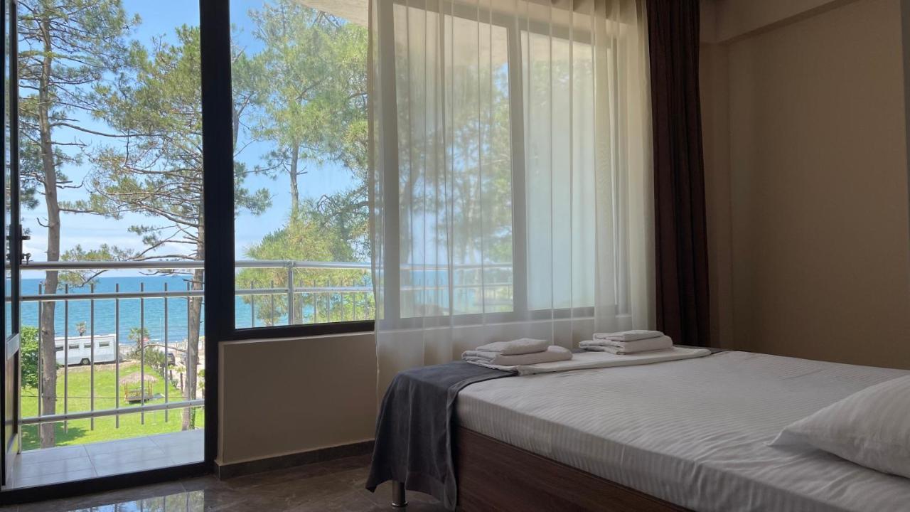 Samni Hotel Уреки Экстерьер фото