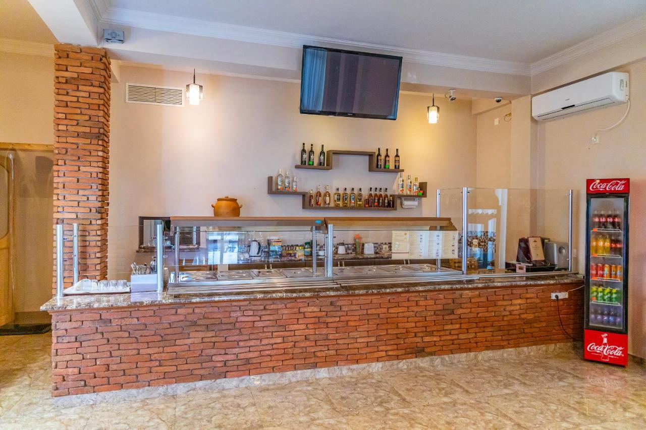 Samni Hotel Уреки Экстерьер фото