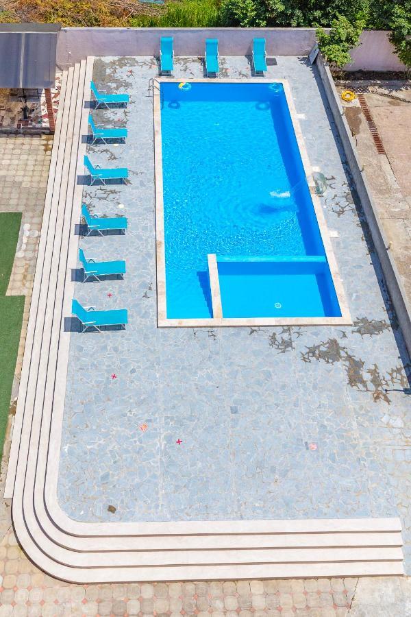 Samni Hotel Уреки Экстерьер фото
