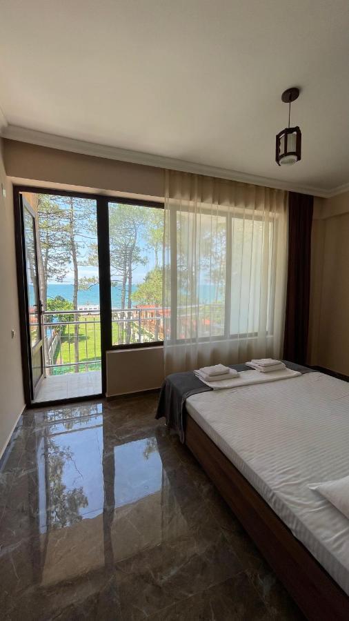 Samni Hotel Уреки Экстерьер фото