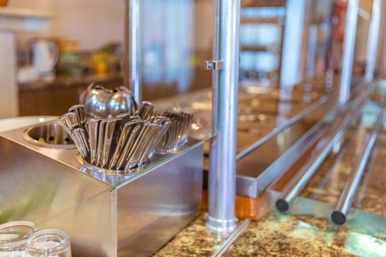 Samni Hotel Уреки Экстерьер фото