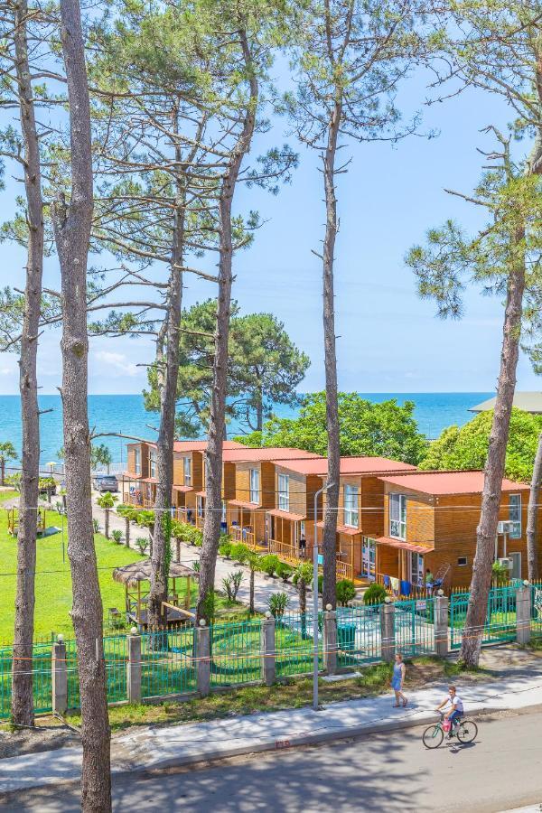 Samni Hotel Уреки Экстерьер фото