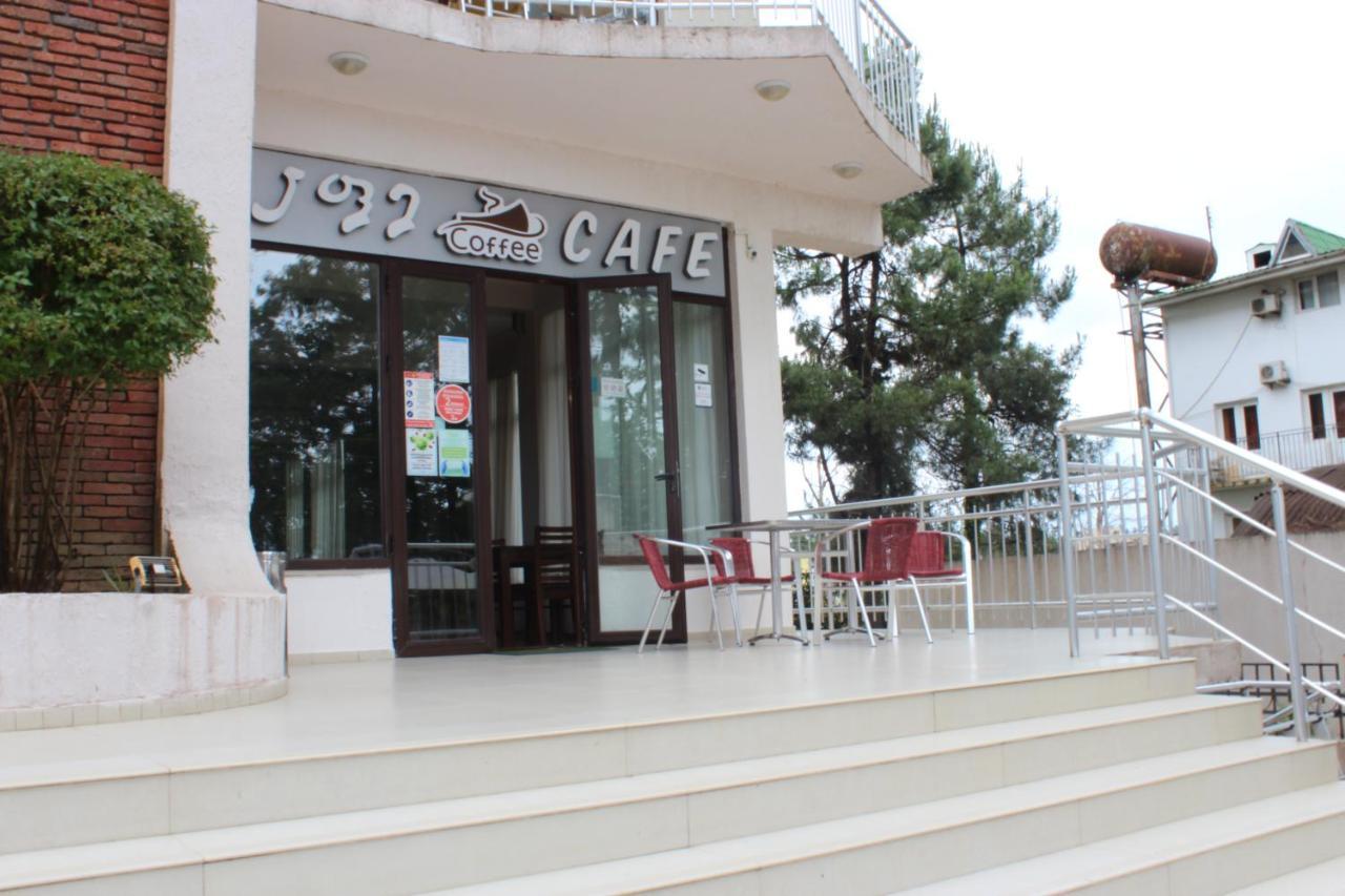 Samni Hotel Уреки Экстерьер фото