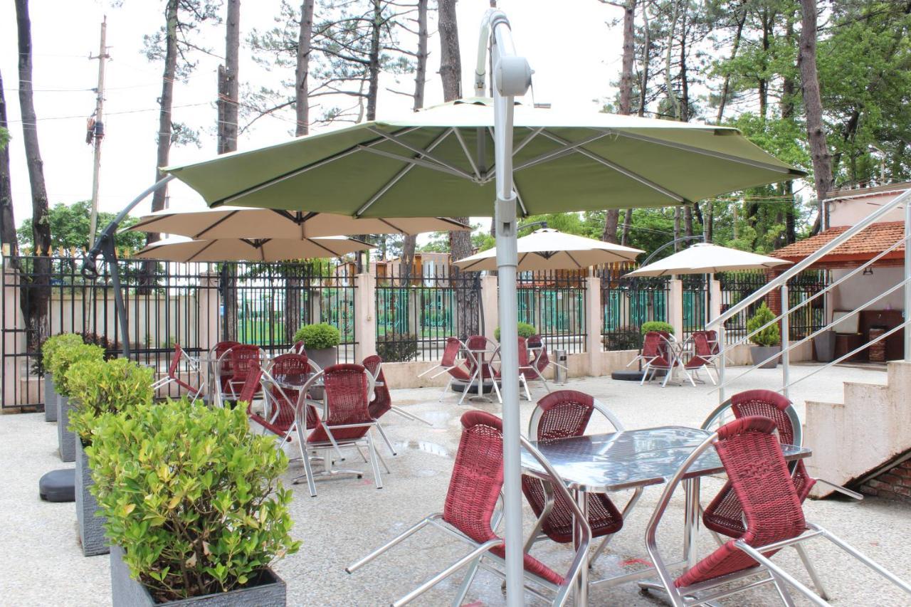 Samni Hotel Уреки Экстерьер фото