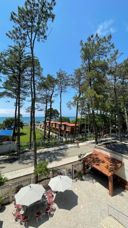Samni Hotel Уреки Экстерьер фото